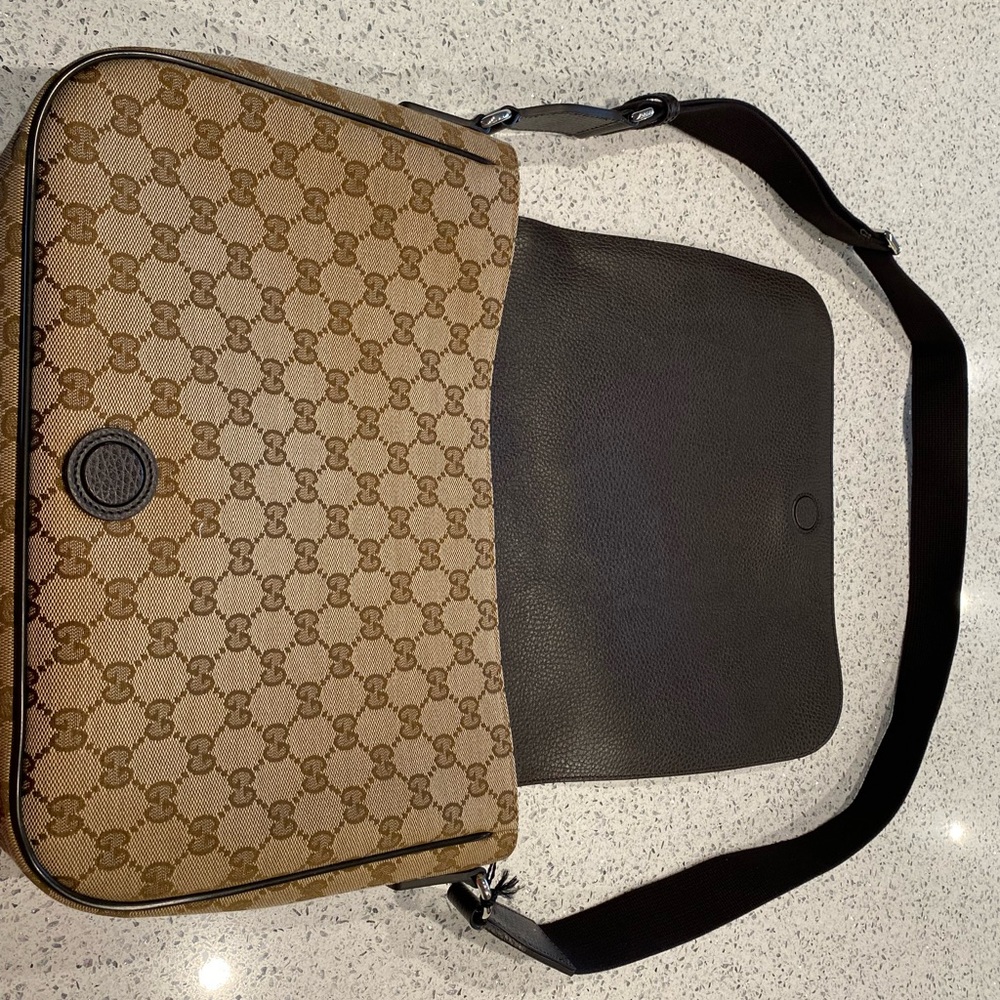 Mens large Gucci messenger bag